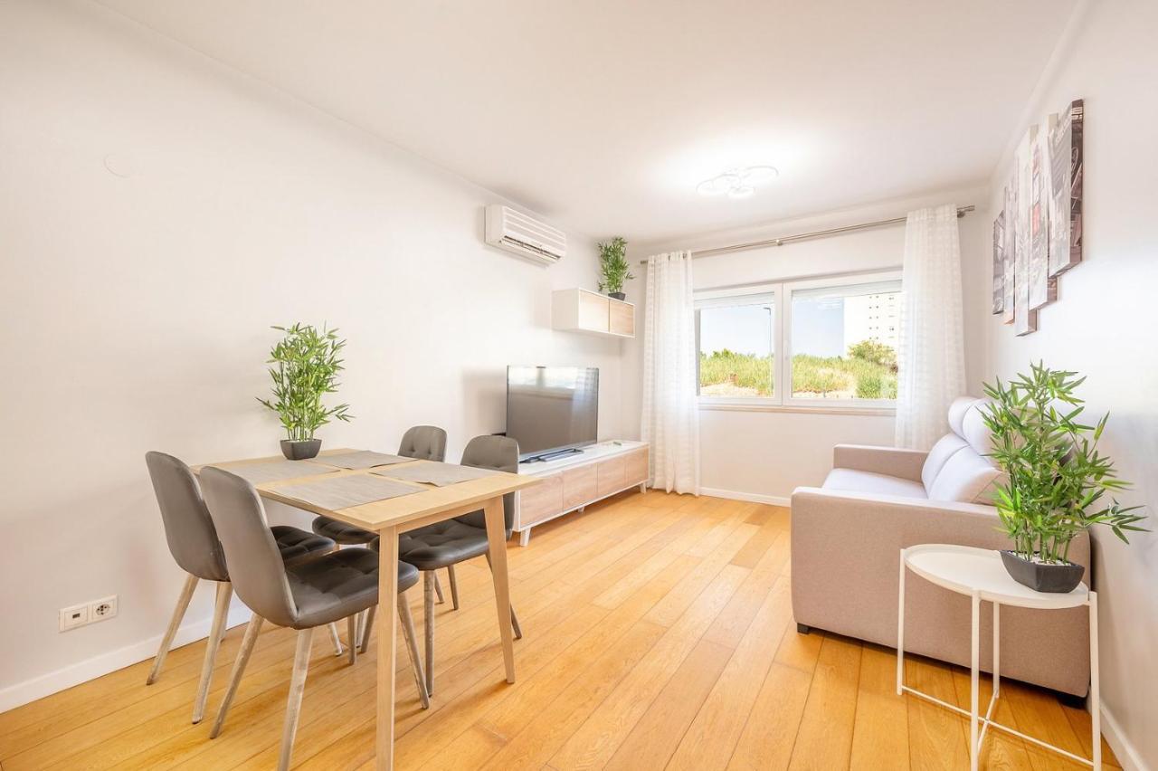 Guestready - Contemporary White In